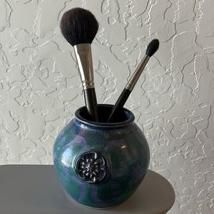 Ceramic brush holder